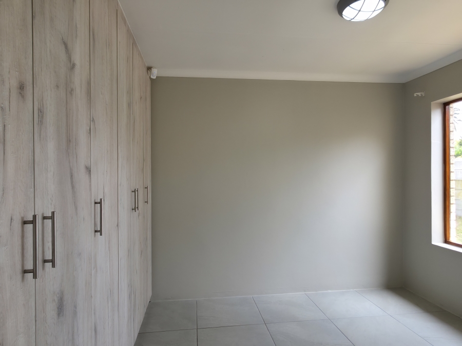 2 Bedroom Property for Sale in Wavecrest Eastern Cape